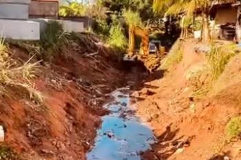Prefeitura avança com obra de drenagem em ponto crítico de Espigão do Oeste