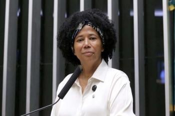 Sílvia Cristina relata projeto aprovado pela Câmara, que considera fator amazônico nas despesas da merenda escolar