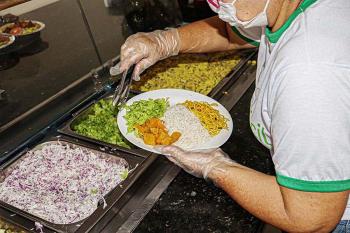 Programa estadual serve mais de 6 milhões de refeições saudáveis e nutritivas à população em situação vulnerável, em Rondônia