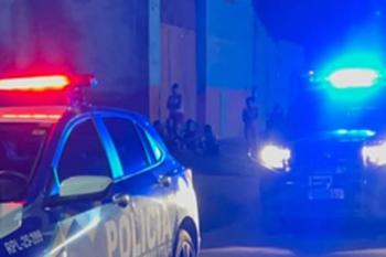 Criminosos invadem residência usando carro e executam apenado