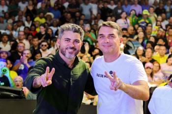 Flávio Bolsonaro defende “resgatar” o Brasil do PT durante evento político em Rondônia