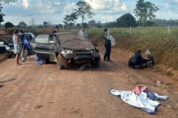 Capotamento na Linha 95 em São Francisco do Guaporé deixa várias pessoas feridas