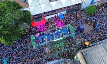 HOJE É O GRANDE DIA! Tem Banda do Vai Quem Quer arrastando multidão