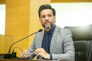 Delegado Camargo cobra informações sobre falta de professores no Colégio Tiradentes de Rolim de Moura