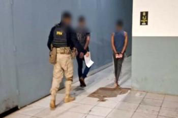 Polícia rodoviária federal prende dois foragidos da Justiça na BR-364