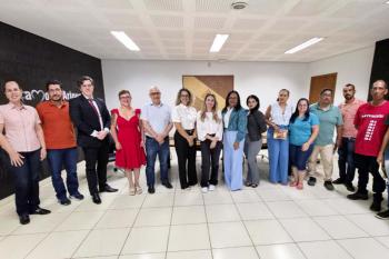 Carla Redano propõe auxílio-alimentação de R$ 800 para professores e pauta avança na Câmara