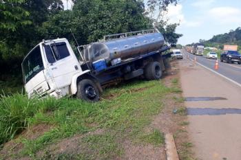 Van que transportava alunos do IFRO se envolve em acidente na BR-364 