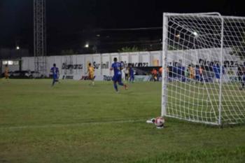 Time rondoniense recebe uniformes esportivos entregues por meio de projeto 