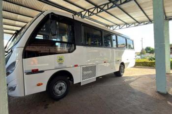 Novo micro-ônibus reforça atendimento do Centro Educacional de Rolim de Moura