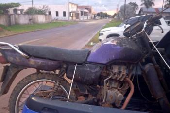  Moradores perseguem ladrões após furto e amarram suspeitos