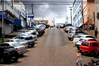 “Agora os clientes conseguem acessar as lojas”, diz vendedor sobre estacionamentos no centro de Porto Velho