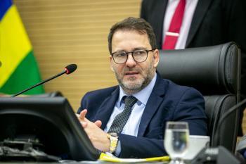 Alex Redano propõe anistia administrativa a policiais e bombeiros punidos por manifestação em redes sociais