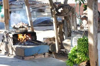 Documentário sobre cultura e gastronomia da Comunidade Quilombola de Santa Cruz é exibido em escolas
