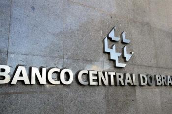 Contas externas têm saldo negativo de US$ 4,6 bilhões em março, informa Banco Central