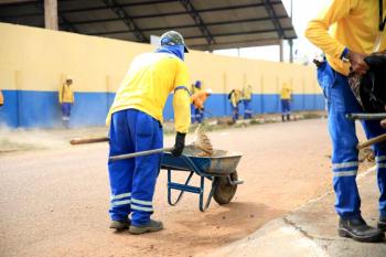 Prefeitura mantém frentes de limpeza urbana em diferentes regiões de Porto Velho