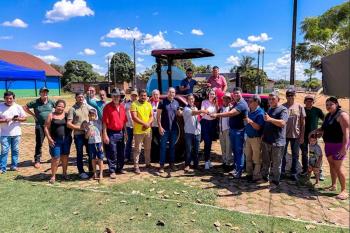 Deputada Lebrinha Destina Trator para Produtores da Asprorural em Triunfo