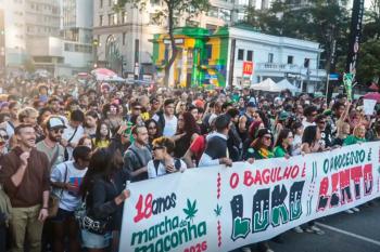 Marcha em São Paulo pede legalização da maconha