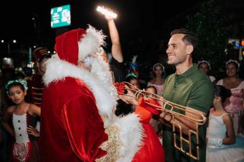 Abertura da Casa do Papai Noel encanta o público e marca início do Natal Luz 