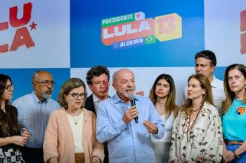Lula celebra avanço do fim da 6x1 e defende investimento público