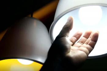 Aneel mantém bandeira verde e conta de luz não terá acréscimo em abril