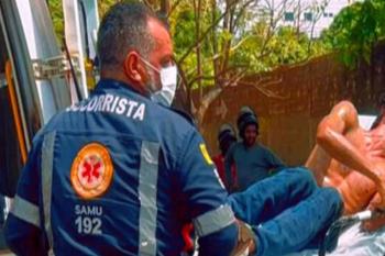 Suspeito é agredido a pauladas e esfaqueado após tentativa de assalto