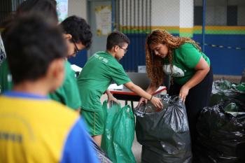Gincana ambiental mobiliza 430 alunos e recolhe mais de 46 mil recicláveis em Porto Velho