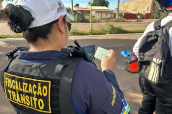 Contran prorroga validade de CNHs e ACCs vencidas entre junho e dezembro de 2026; Medida excepcional mantém válidos os documentos vencidos