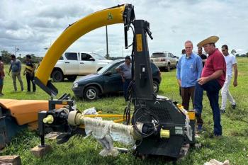Deputado Alan Queiroz destina ensiladeira de R$ 119 mil para Associação Apruth, em Theobroma