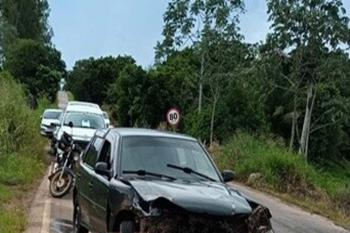 Colisão frontal entre veículos deixa um morto na RO-383 em Alta Floresta 