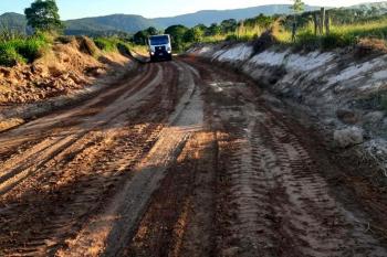 Prefeitura de Jaru intensifica serviços de patrolamento nas linhas 634 e na região de Tarilândia