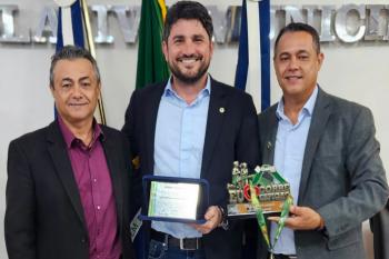 Jean Mendonça recebe Título de Cidadão Espigãoense em reconhecimento ao trabalho desenvolvido