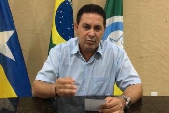Prefeito presta serviço em hospital e paga mais de R$ 48 mil após suposto uso de diploma falso em registro eleitoral de 2024