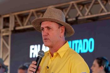 Deputado Luizinho Goebel incentiva jovens a tirarem o título e participarem da vida política