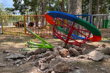 Parque Circuito tem brinquedos danificados, lixeiras quebradas e pichações menos de uma semana após revitalização