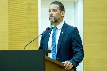 Delegado Camargo critica regulamentação das redes sociais e fala em perseguição política contra Flávio Bolsonaro