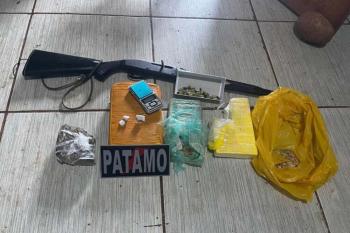 Homem é preso pelo PATAMO com arma de fogo e grande quantidade de drogas