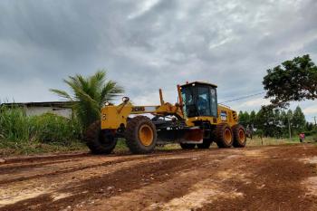 Secretaria Municipal de Obras e Serviços Públicos realiza melhorias viárias e limpeza no Setor 8