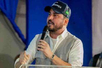 Deputado Jean Mendonça participa de entrega de implementos agrícolas em Corumbiara