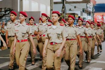 Desfile Cívico-Militar reúne milhares de pessoas na Avenida Major Amarante, em Vilhena
