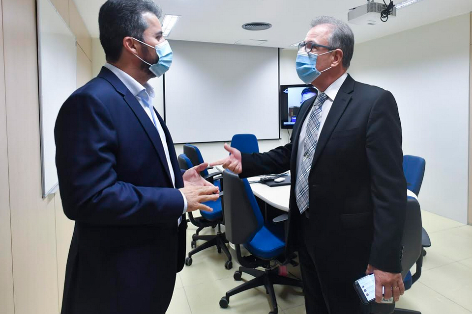 Governo reduz conta de energia elétrica para consumidores até 2025