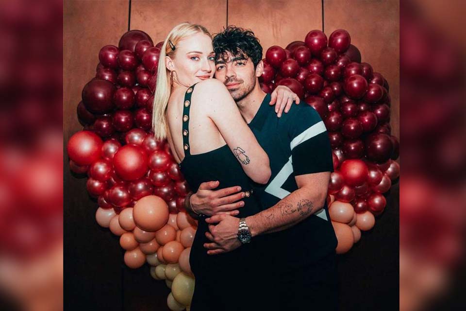 Sophie Turner e Joe Jonas estão esperando o primeiro filho