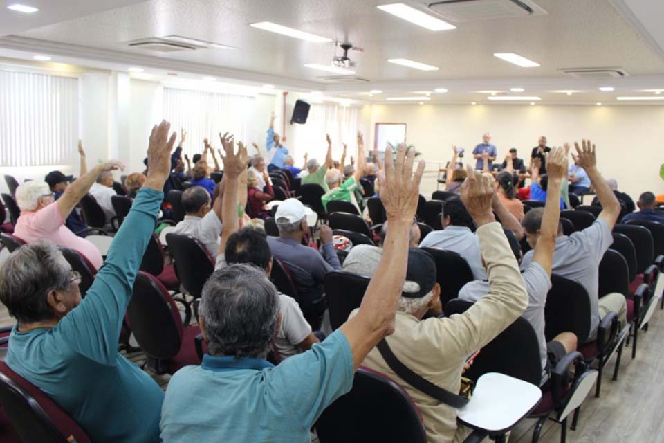 SINDSEF-RO consulta base de filiados em assembleia geral sobre tabelas da campanha salarial