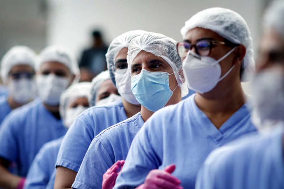 PISO DA ENFERMAGEM: concurso suspenso deve mudar regras para prosseguir