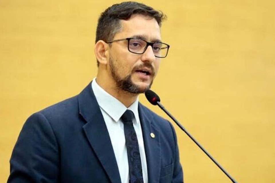 Deputado Anderson cobra solução para falta de iluminação do Ginásio Cláudio Coutinho em Porto Velho