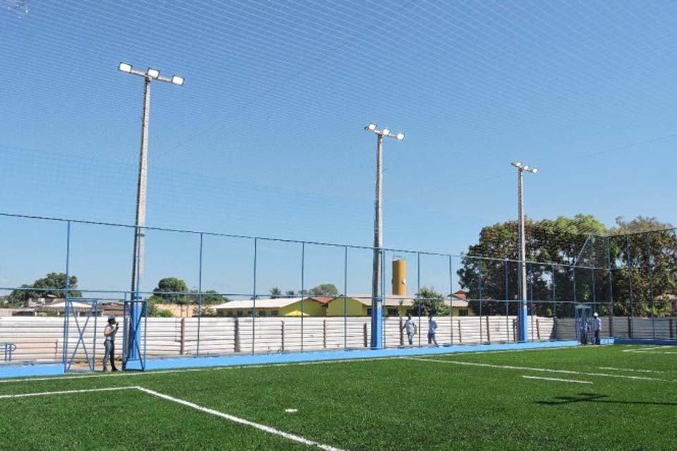 Prefeitura de Porto velho conclui gramado sintético de campo no Jardim Santana