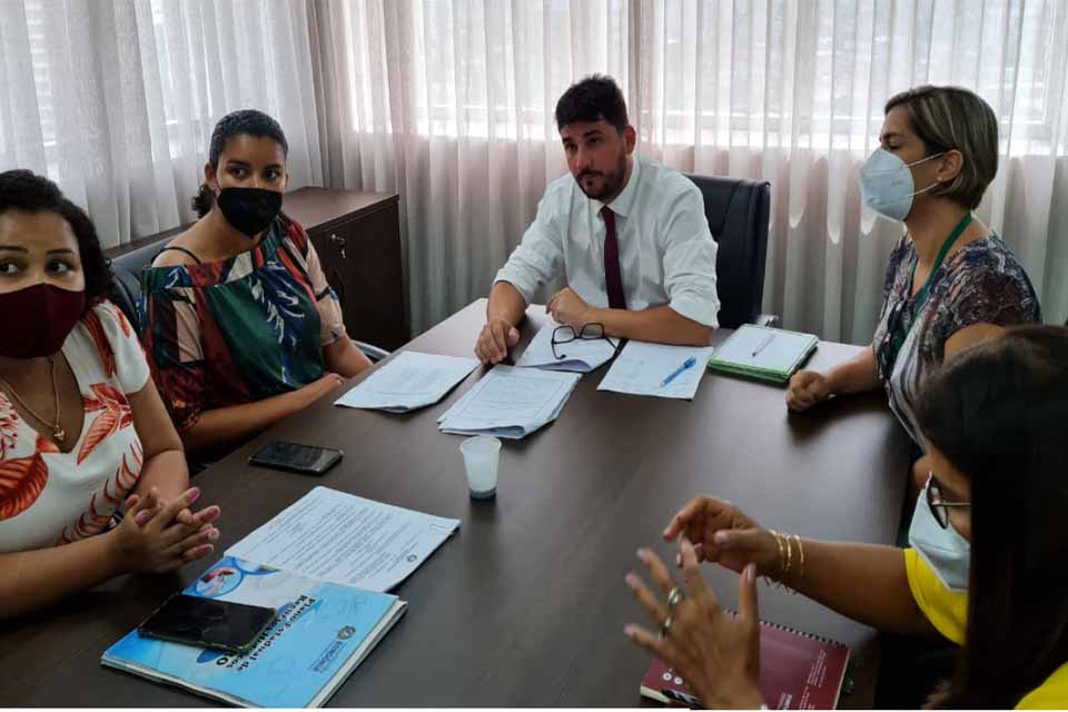Deputado Jean Mendonça recebe comitiva de servidoras da Sedam para tratar sobre PCCS dos trabalhadores do órgão