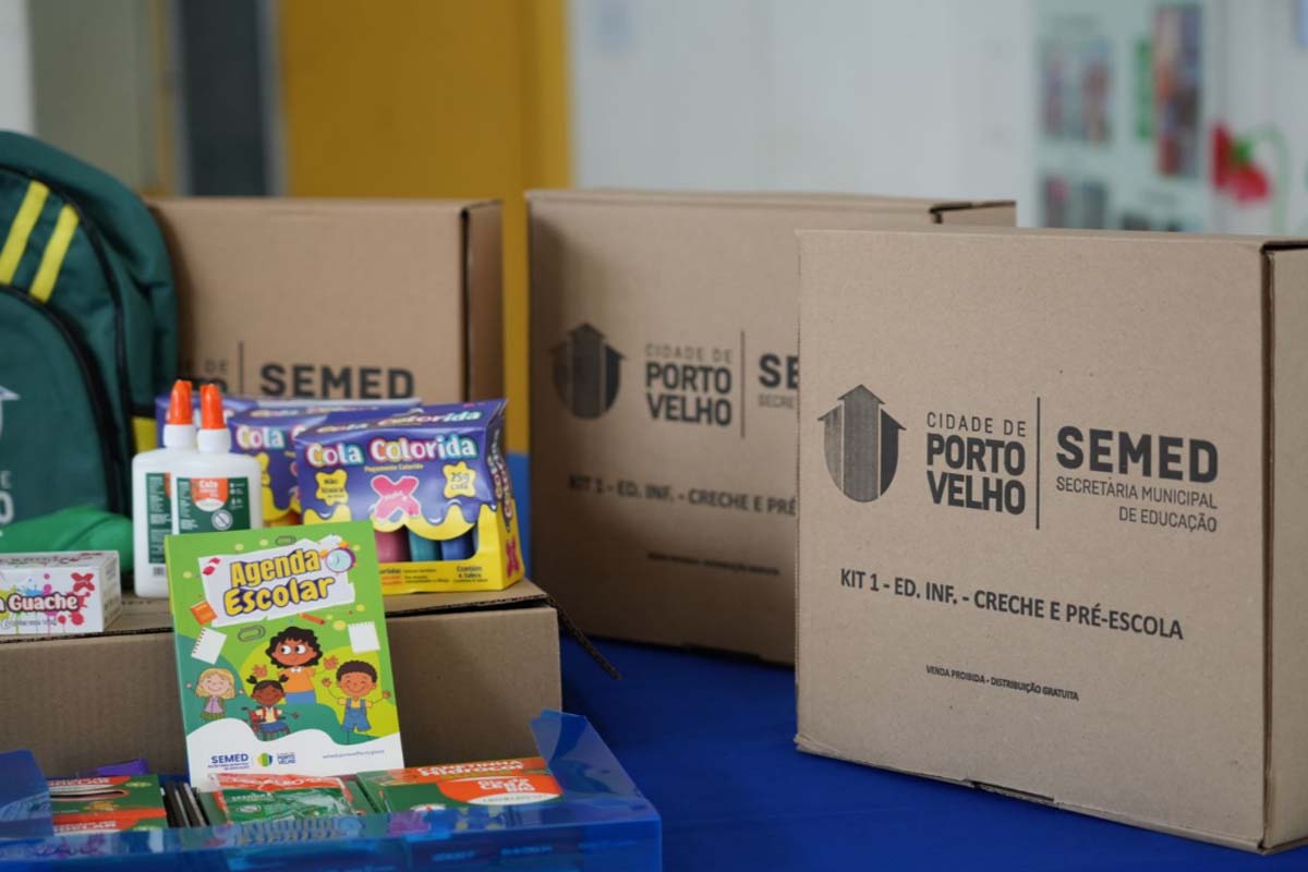 Kits e uniformes escolares melhoram a vida das famílias em Porto Velho