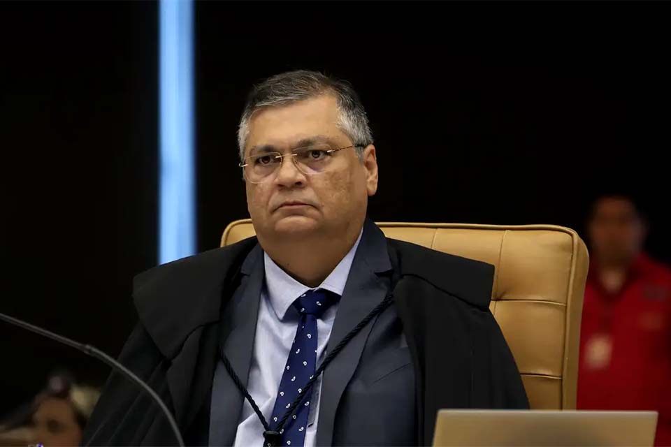Ministro Flávio Dino quer ouvir Congresso sobre suposta ilegalidade em emendas