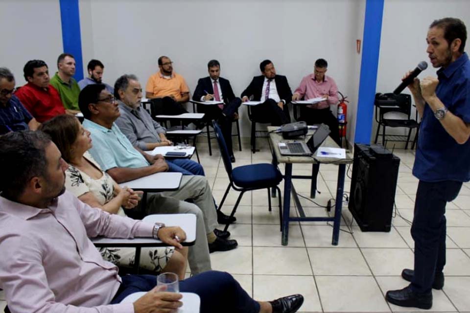 Fecomércio e entidades discutem com empresários sobre a utilização de mão de obra aos domingos e feriados