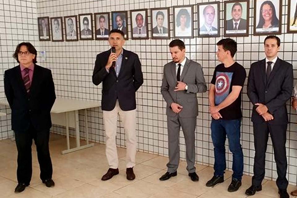 Prefeito empossa corregedor geral do município